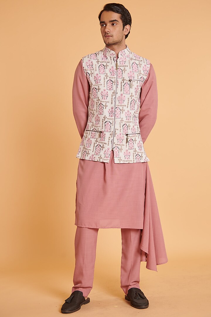 Ivory Matka Silk Embroidered Bundi Jacket Set by Siddartha Tytler Men at Pernia's Pop Up Shop