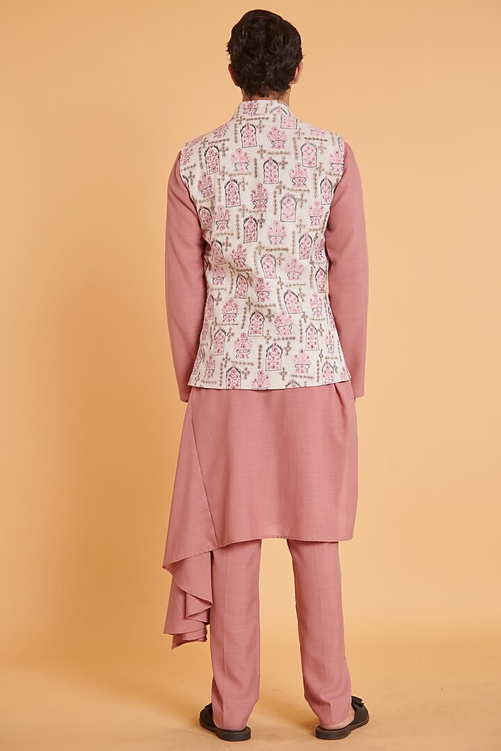 Ivory Matka Silk Embroidered Bundi Jacket Set by Siddartha Tytler Men at Pernia's Pop Up Shop