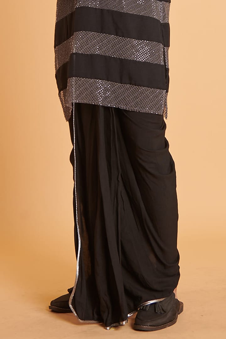Black & Grey Blended Linen Striped Kurta Set by Siddartha Tytler Men at Pernia's Pop Up Shop