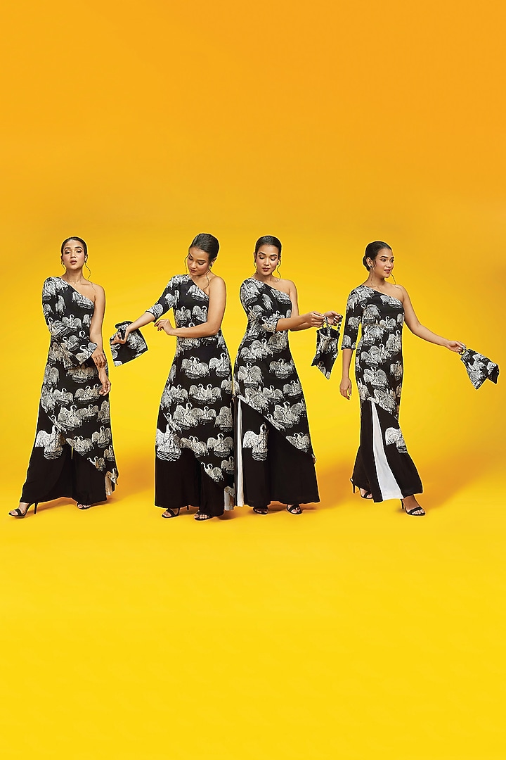Black & Ivory Digital Printed Tunic Set With Bag by Masaba at Pernia's Pop Up Shop