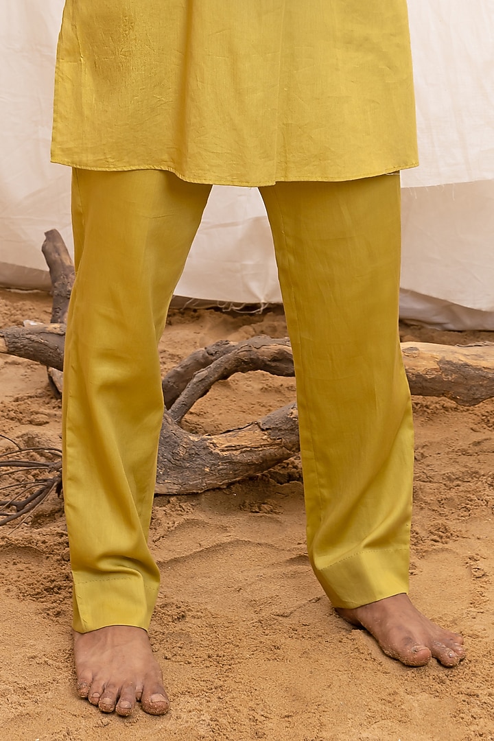 Lime Green Cotton Satin Kurta Set by Surabhi Agarwal at Pernia's Pop Up Shop