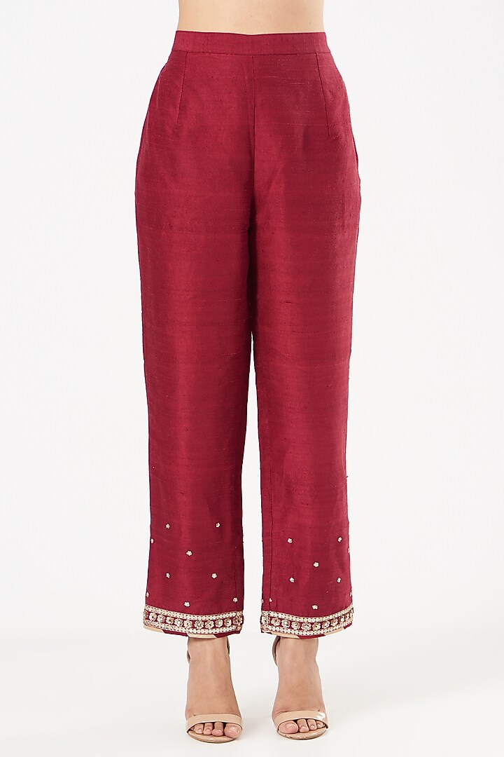 Maroon Hand Embroidered Kurta Set by Sue Mue at Pernia's Pop Up Shop