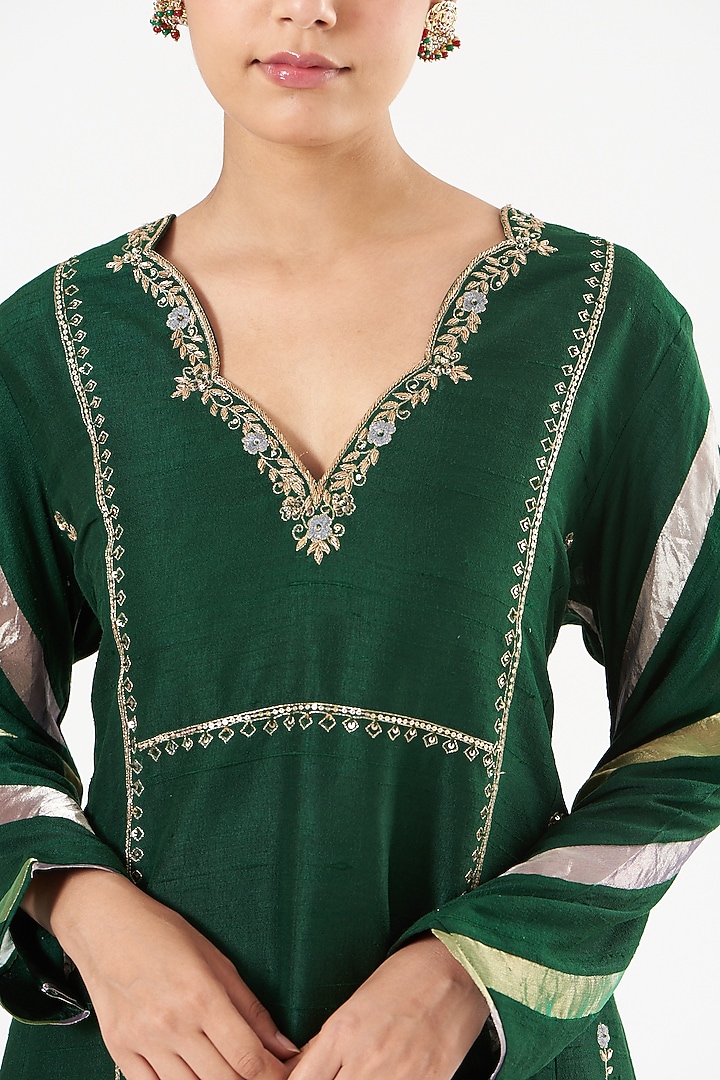 Bottle Green Hand Embroidered Kurta Set by Sue Mue at Pernia's Pop Up Shop