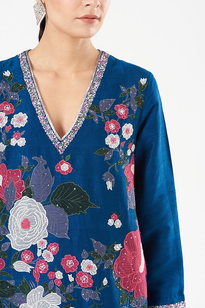 Midnight Blue Embroidered Kurta Set by Sue Mue at Pernia's Pop Up Shop