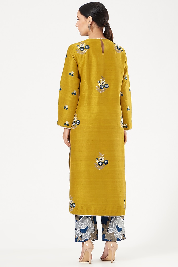 Mustard Embroidered Kurta Set by Sue Mue at Pernia's Pop Up Shop