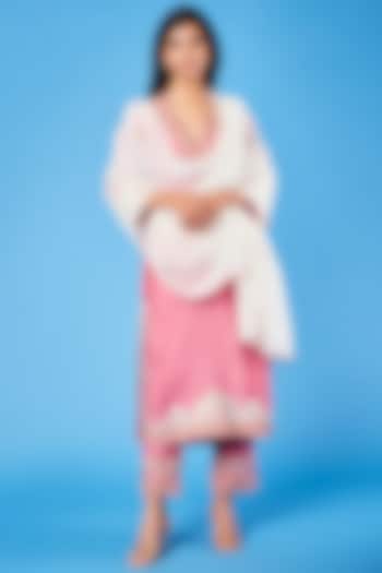 Pink Machine Embroidered Kurta Set by Sue Mue at Pernia's Pop Up Shop