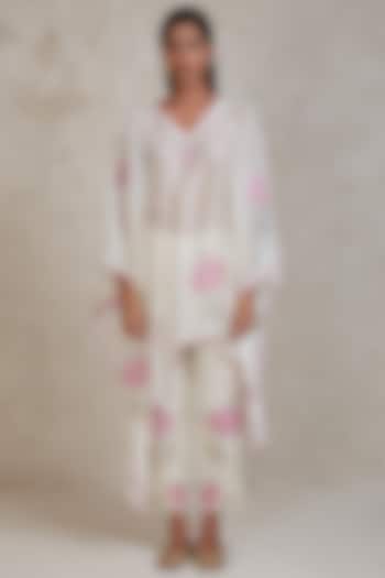 Off-White Handwoven Pure Chanderi Embroidered Kaftan Set by Sue Mue