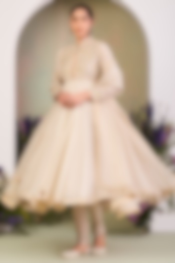 White & Beige Handwoven Silk Chanderi Dabka Work Bridal Anarkali Set by Sue Mue at Pernia's Pop Up Shop