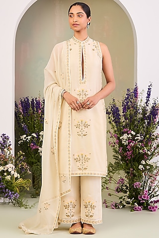 Light Yellow Handwoven Silk Chanderi Embroidered Kurta Set by Sue Mue