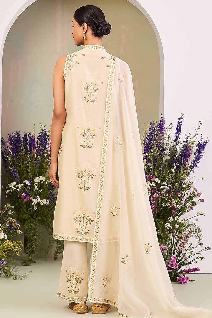 Light Yellow Handwoven Silk Chanderi Embroidered Kurta Set by Sue Mue at Pernia's Pop Up Shop
