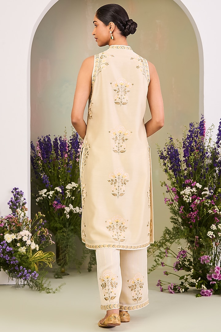 Light Yellow Handwoven Silk Chanderi Embroidered Kurta Set by Sue Mue at Pernia's Pop Up Shop