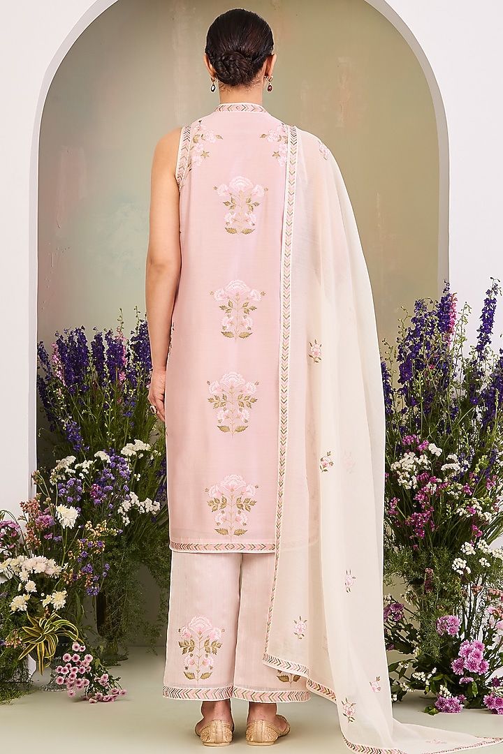 Pastel Pink Handwoven Silk Chanderi Embroidered Kurta Set by Sue Mue at Pernia's Pop Up Shop