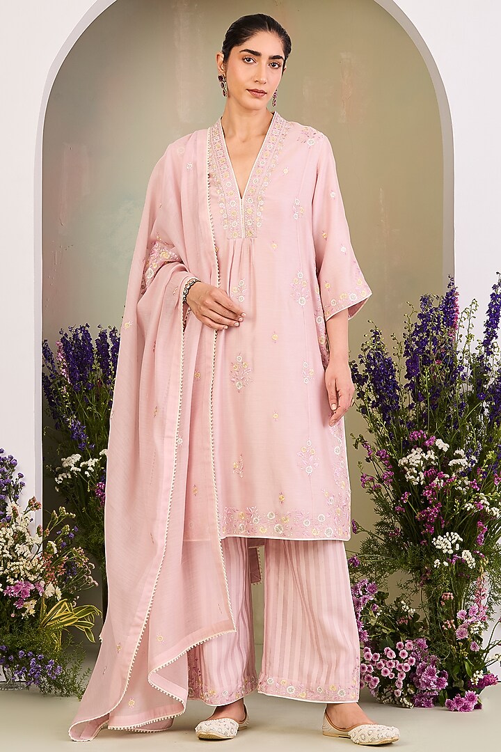 Pastel Pink Handwoven Silk Chanderi Embroidered Kurta Set by Sue Mue at Pernia's Pop Up Shop