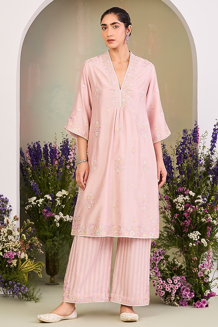 Pastel Pink Handwoven Silk Chanderi Embroidered Kurta Set by Sue Mue at Pernia's Pop Up Shop