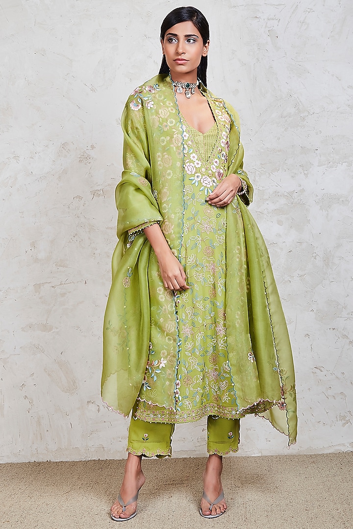 Green Parsi Motifs Embroidered Kurta Set by Sue Mue at Pernia's Pop Up Shop