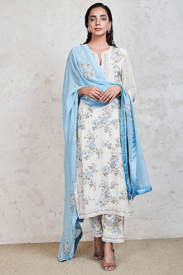 Off-White Parsi Gara Embroidered Kurta Set by Sue Mue