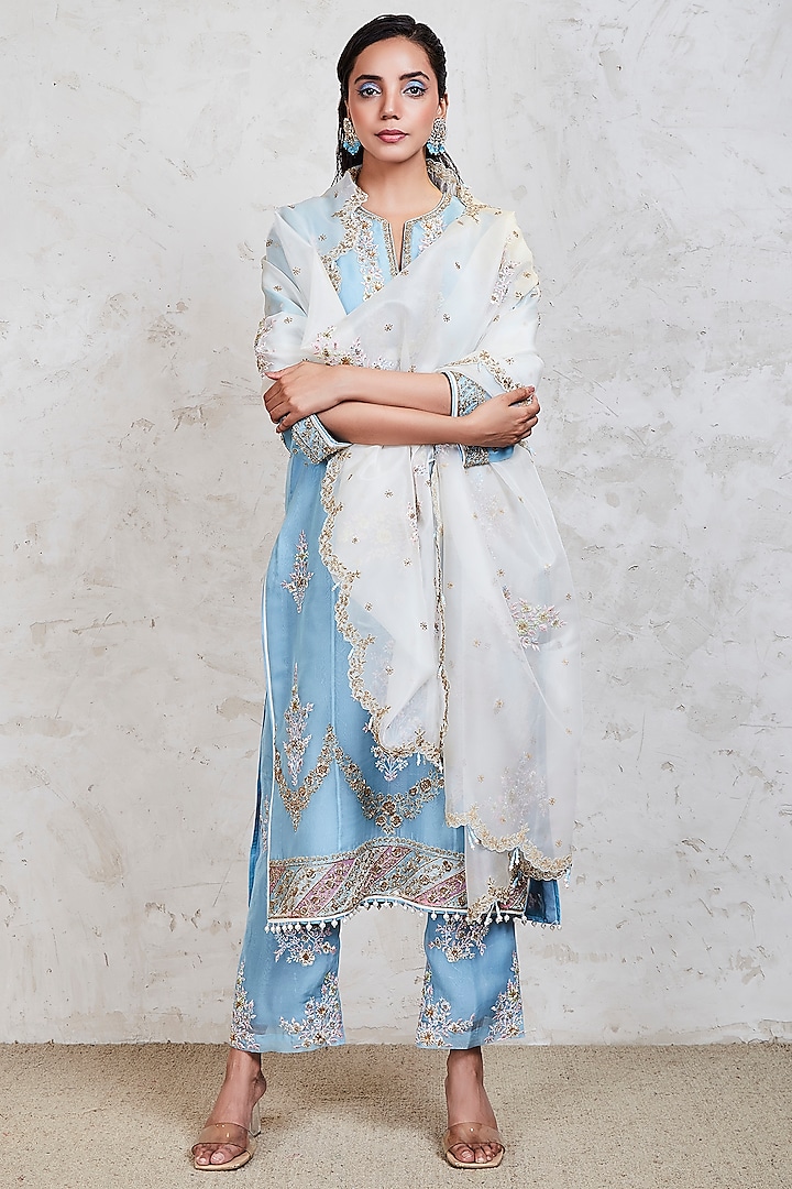 Blue Parsi Gara Embroidered Kurta Set by Sue Mue at Pernia's Pop Up Shop