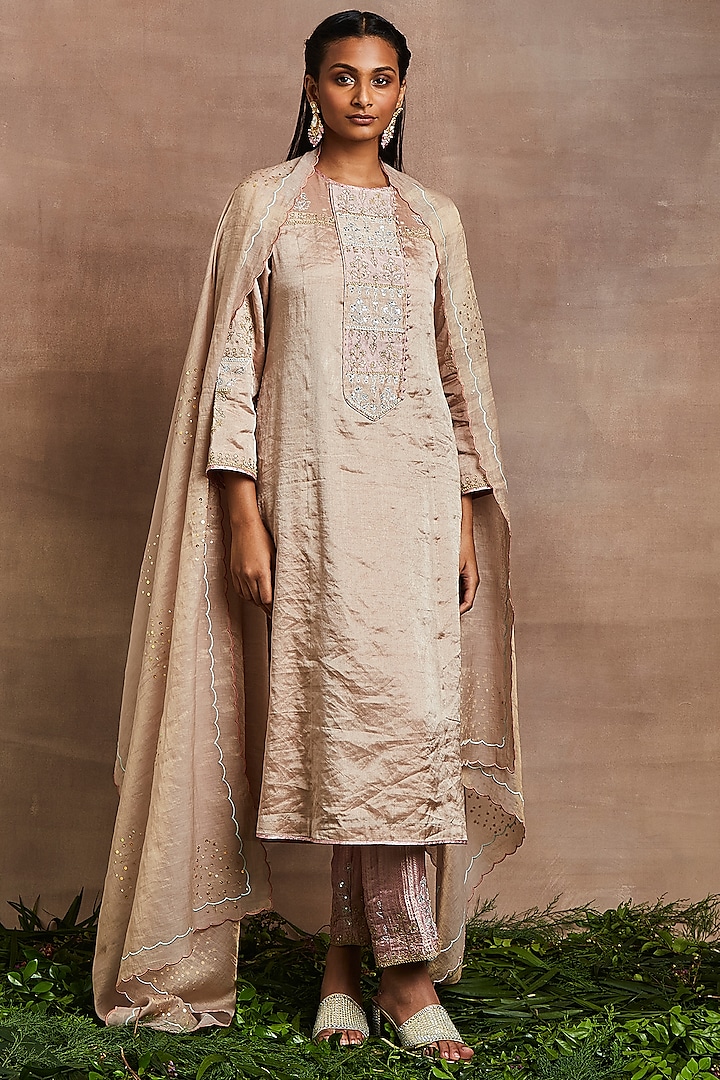 Peach Handwoven Silk Tissue Hand Embroidered Kurta Set by Sue Mue at Pernia's Pop Up Shop