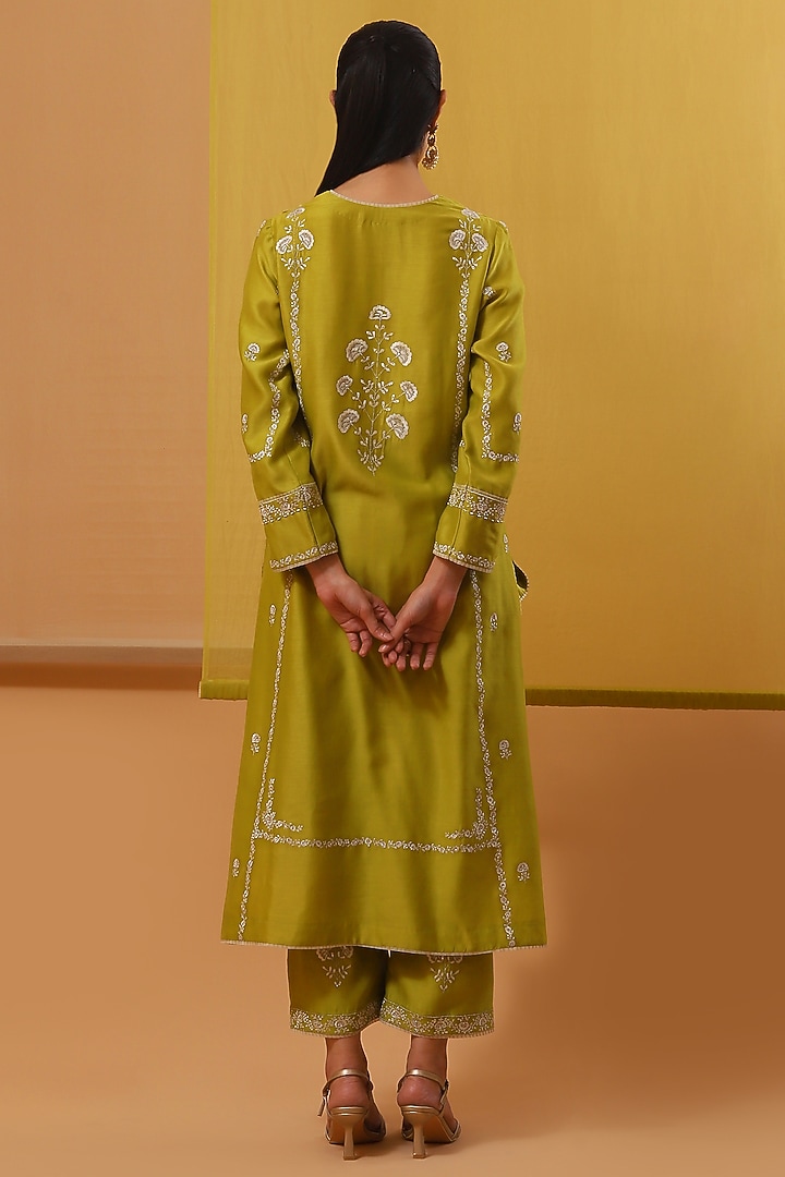 Lime Green Handwoven Silk Chanderi Thread Embroidered Kurta Set by Sue Mue at Pernia's Pop Up Shop