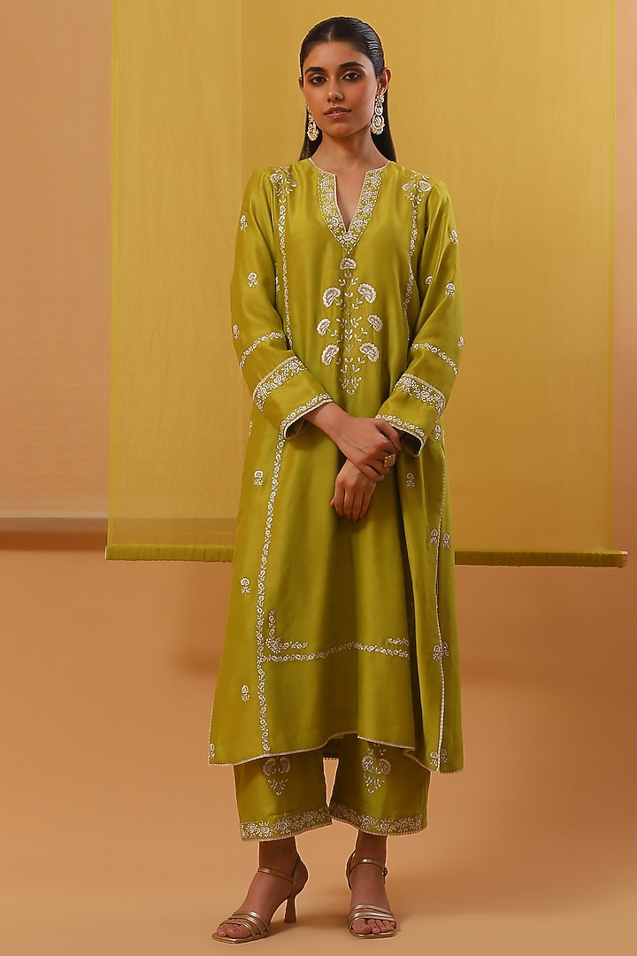 Lime Green Handwoven Silk Chanderi Thread Embroidered Kurta Set by Sue Mue at Pernia's Pop Up Shop