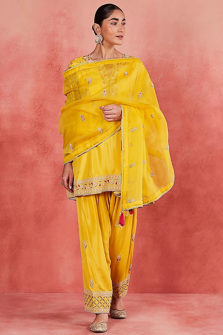 Yellow Pure Silk Dori & Sequins Embroidered A-line Kurta Set by Sue Mue at Pernia's Pop Up Shop