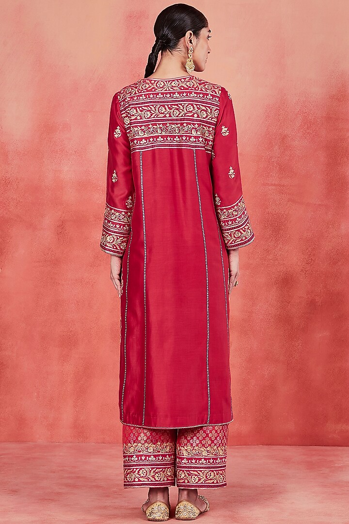 Red Handwoven Silk Chanderi Zari Embroidered Long Kurta Set by Sue Mue at Pernia's Pop Up Shop