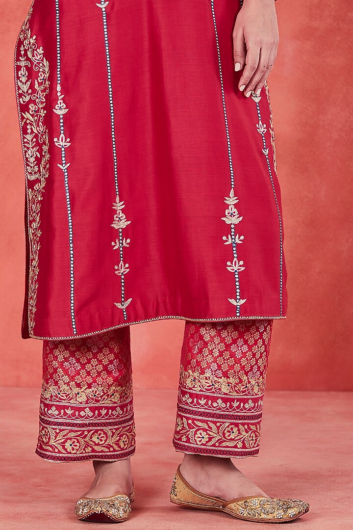 Red Handwoven Silk Chanderi Zari Embroidered Long Kurta Set by Sue Mue at Pernia's Pop Up Shop