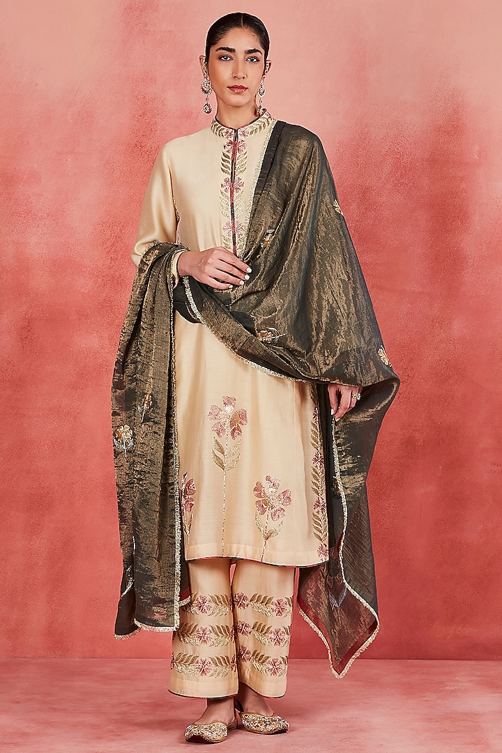 Beige Handwoven Silk Chanderi Silk Thread Embroidered Kurta Set by Sue Mue at Pernia's Pop Up Shop