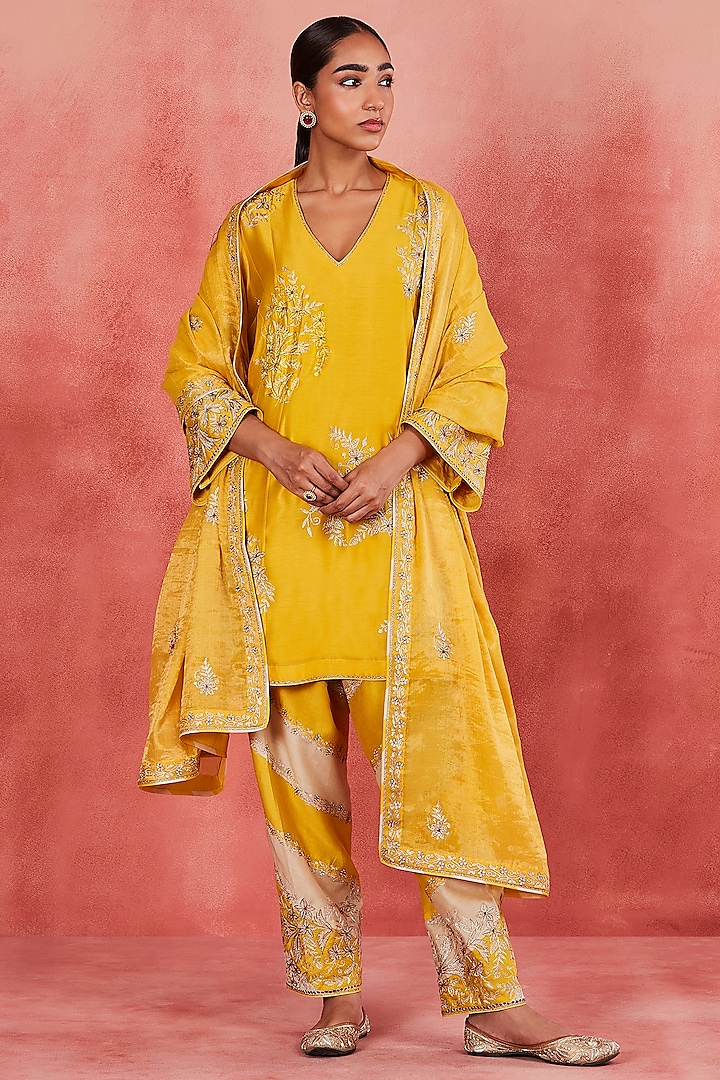 Yellow Handwoven Silk Chanderi Aari Embroidered Kurta Set by Sue Mue at Pernia's Pop Up Shop