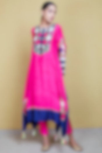 Deep Pink Applique Kurta Set by Sue Mue at Pernia's Pop Up Shop