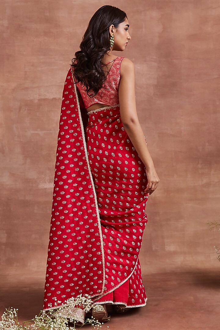 Red Pure Raw Silk Zari Embroidered Reception Saree Set by Sue Mue at Pernia's Pop Up Shop