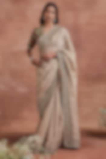 Gold Handwoven Chanderi Tissue Dori Embroidered Reception Saree Set by Sue Mue at Pernia's Pop Up Shop