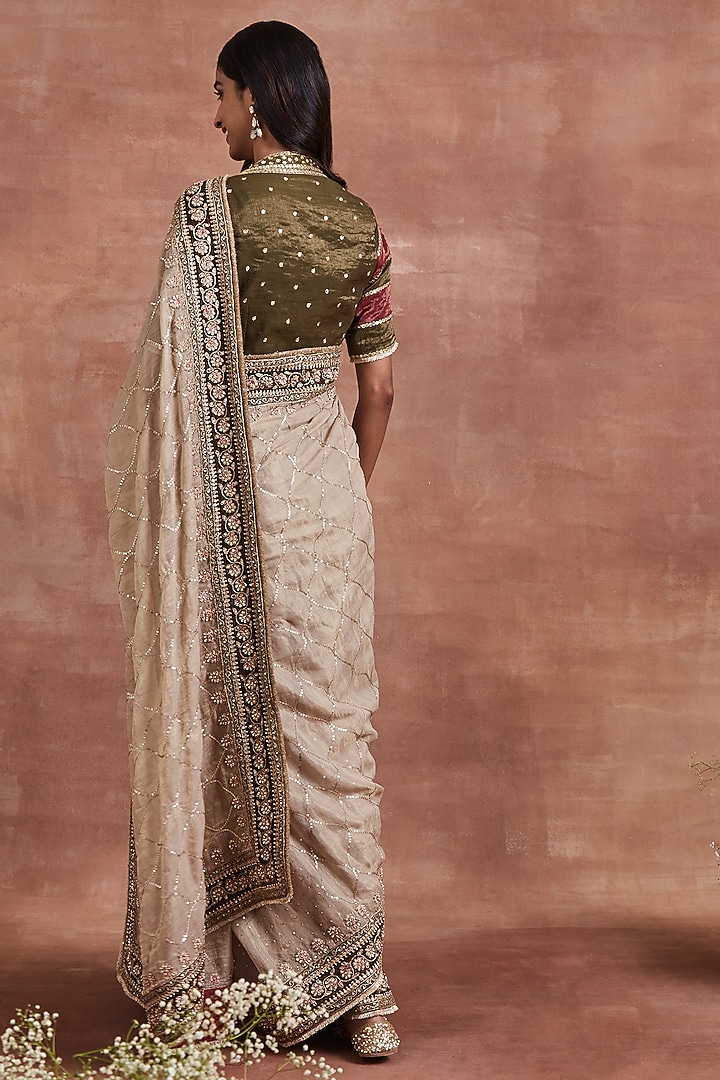 Gold Handwoven Chanderi Tissue Dori Embroidered Reception Saree Set by Sue Mue at Pernia's Pop Up Shop