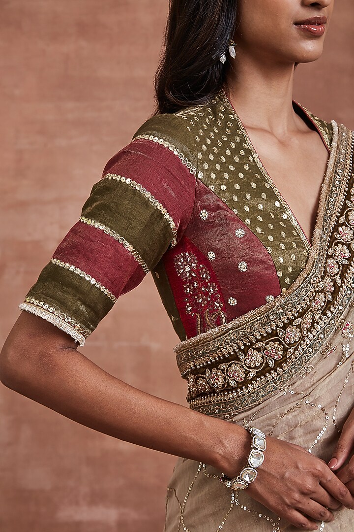 Gold Handwoven Chanderi Tissue Dori Embroidered Reception Saree Set by Sue Mue at Pernia's Pop Up Shop