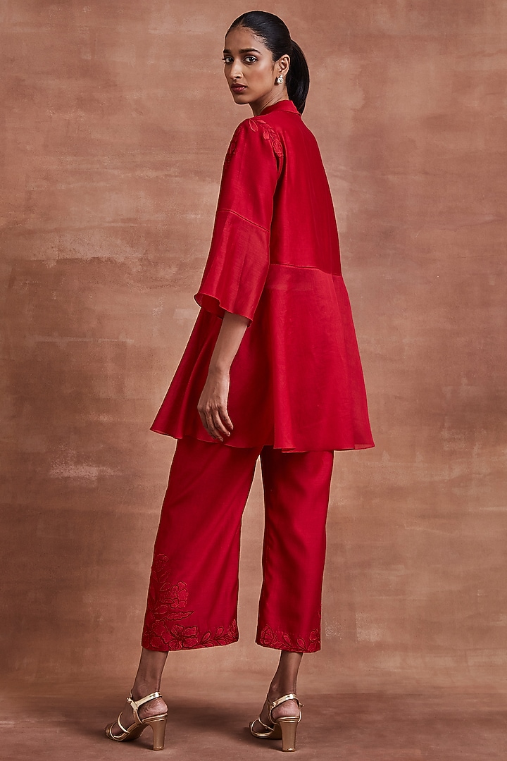 Red Handwoven Chanderi Silk Floral Applique Embellished Co-Ord Set by Sue Mue at Pernia's Pop Up Shop