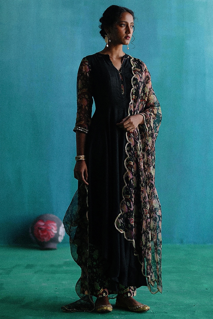 Black Viscose Silk Printed & Embroidered Asymmetric Kurta Set by Sufna by Vanshika Gupta