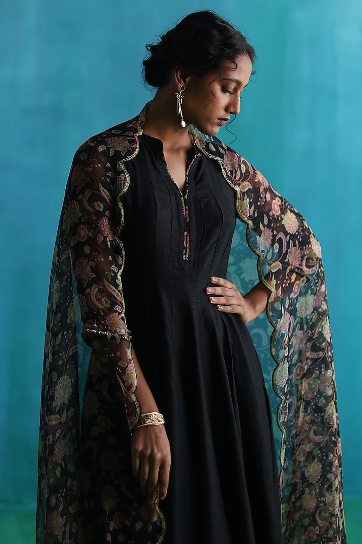 Black Viscose Silk Printed & Embroidered Asymmetric Kurta Set by Sufna by Vanshika Gupta at Pernia's Pop Up Shop