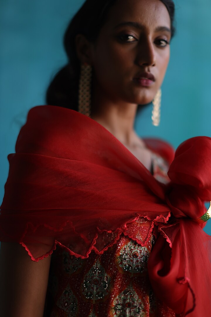 Red Satin Printed & Embroidered Kurta Set by Sufna by Vanshika Gupta at Pernia's Pop Up Shop