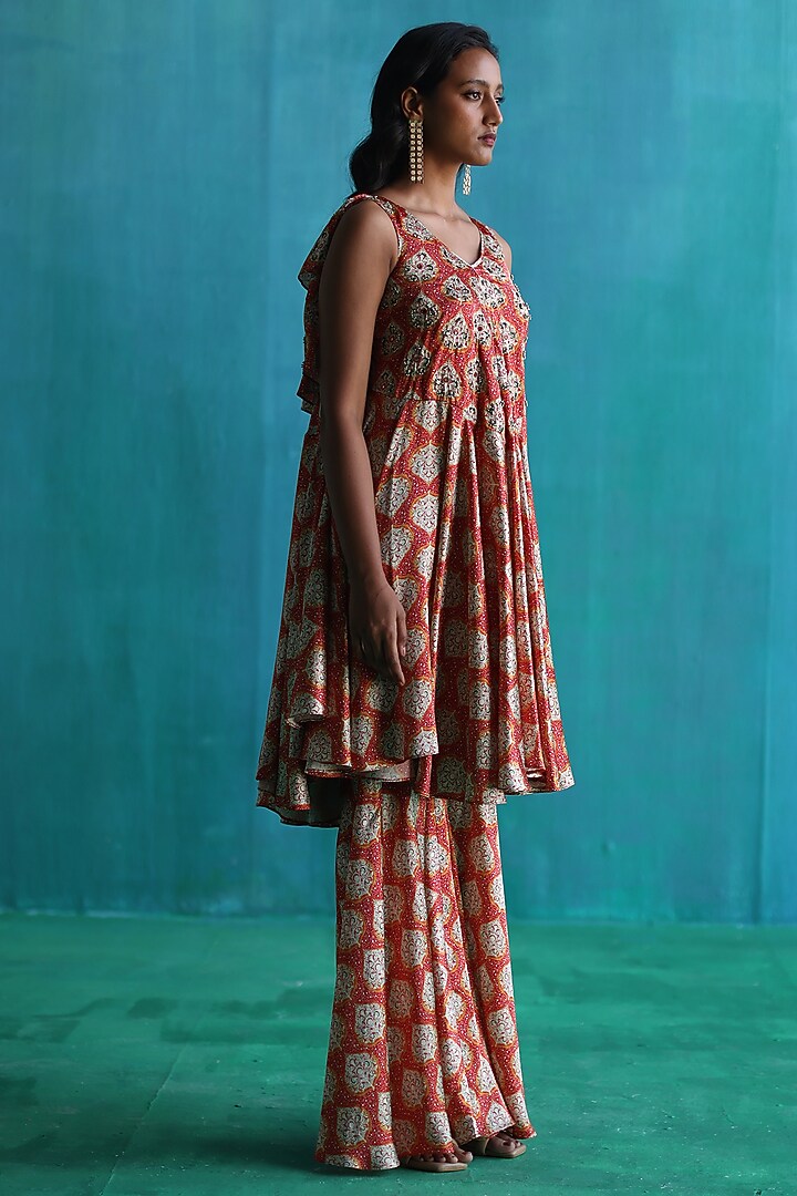 Red Satin Printed & Embroidered Kurta Set by Sufna by Vanshika Gupta at Pernia's Pop Up Shop