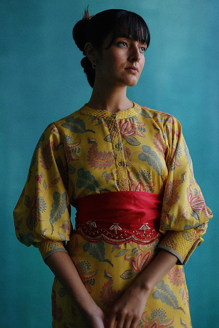 Yellow Satin Printed Kurta Set by Sufna by Vanshika Gupta at Pernia's Pop Up Shop