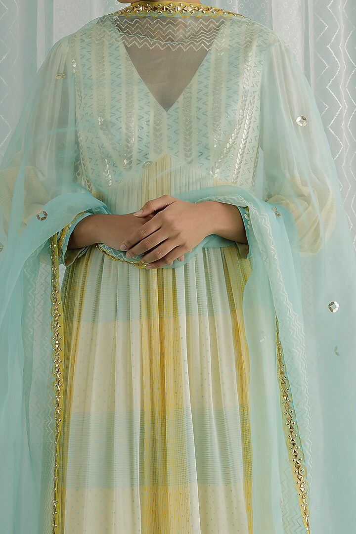 Ivory Georgette Printed & Embroidered Kurta Set by Surbhi Gupta at Pernia's Pop Up Shop
