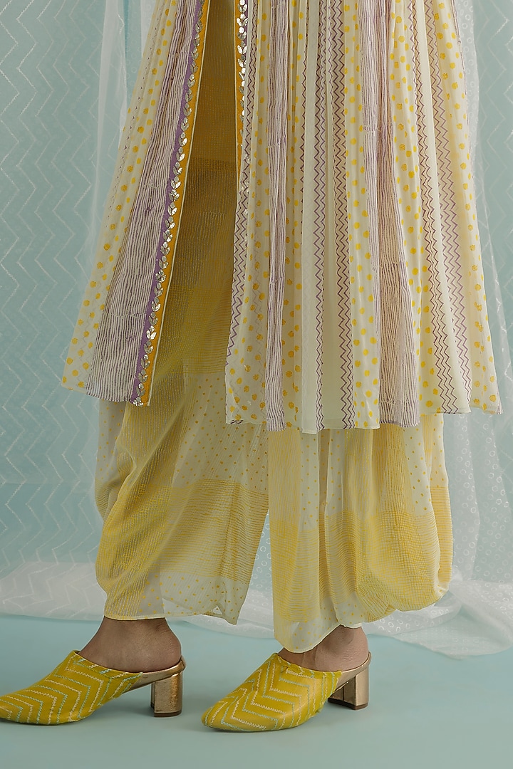 Ivory Georgette Printed & Embroidered Kurta Set by Surbhi Gupta at Pernia's Pop Up Shop