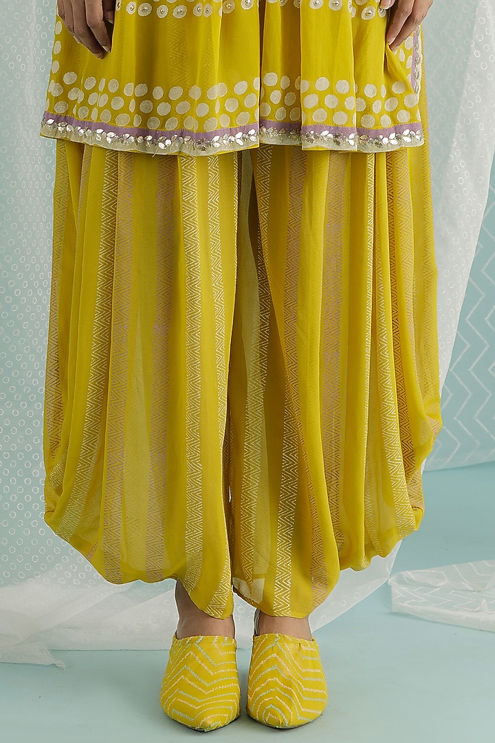 Canary Georgette Printed & Embroidered Kurta Set by Surbhi Gupta at Pernia's Pop Up Shop
