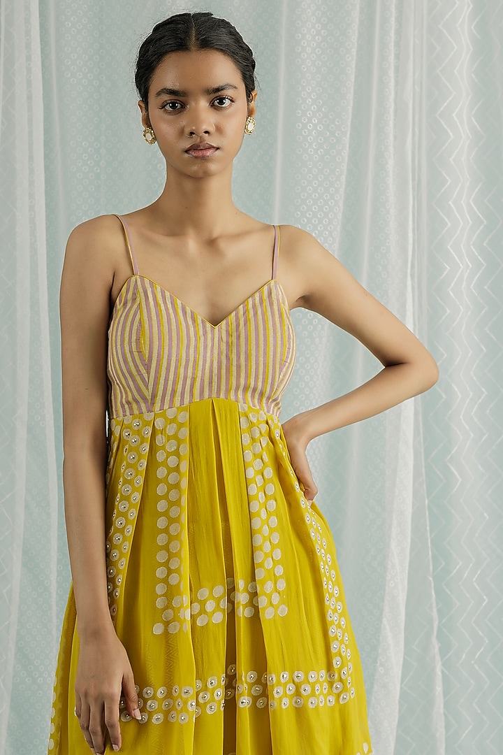 Canary Georgette Printed & Embroidered Kurta Set by Surbhi Gupta at Pernia's Pop Up Shop