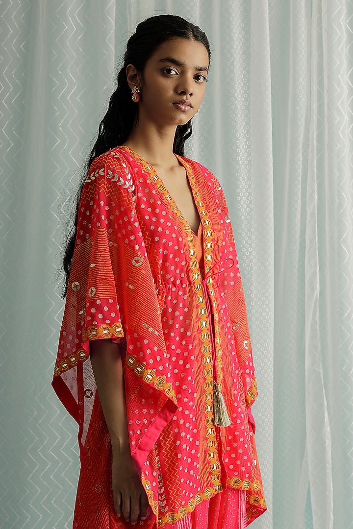 Fuchsia Georgette Printed Kaftan Set by Surbhi Gupta at Pernia's Pop Up Shop