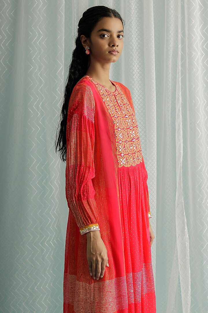 Fuchsia Georgette Printed & Embroidered Kurta Set by Surbhi Gupta at Pernia's Pop Up Shop