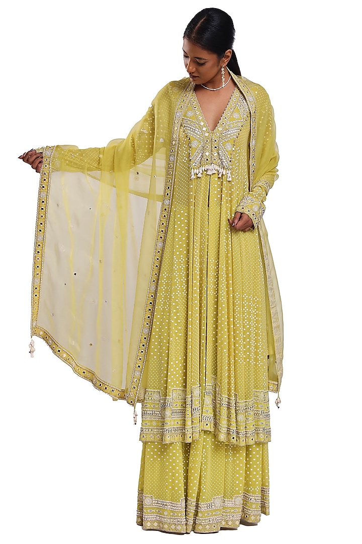 Lime Green Georgette Resham & Pearl Embroidered Wedding Anarkali Set by Surbhi Gupta at Pernia's Pop Up Shop