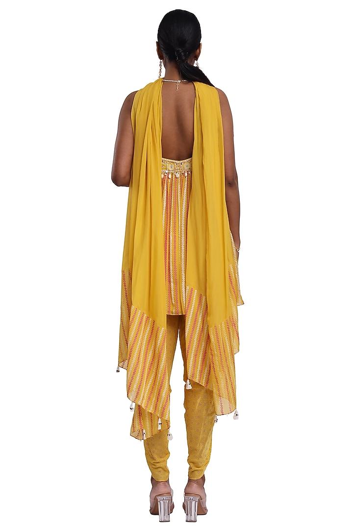 Yellow Georgette Resham & Pearl Embroidered Short Kurta Set by Surbhi Gupta at Pernia's Pop Up Shop
