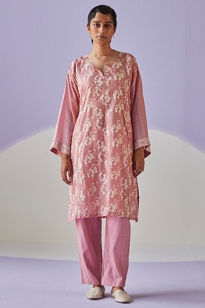 Pink Cotton Silk Block Printed Kurta Set by Surbhi Gupta at Pernia's Pop Up Shop
