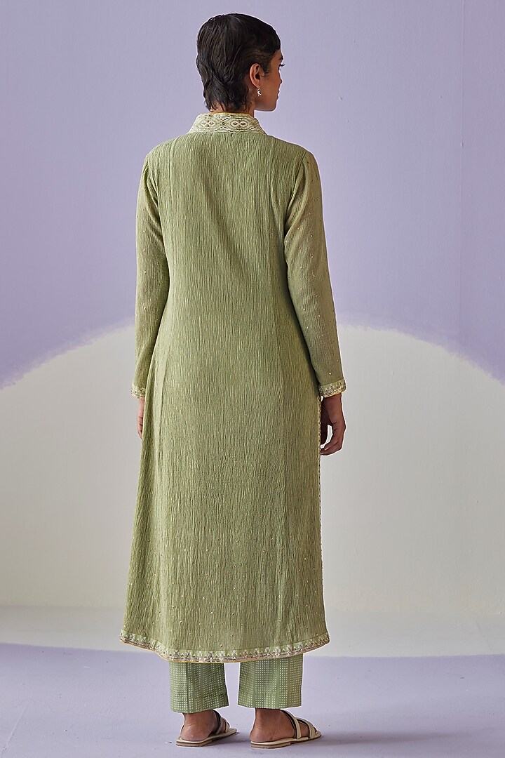 Green Crinkled Fabric Embellished Kurta Set by Surbhi Gupta at Pernia's Pop Up Shop
